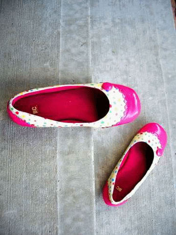 Pinkshoes picture